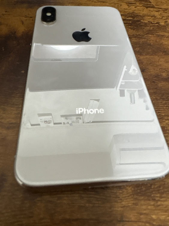iPhone X（スマホ）の商品画像 - 査定依頼日：2026年5月19日 - 最高査定価格：6,000円
