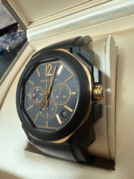 ブルガリ オクト BGO41PBBSGV（高級時計）の商品画像 - 査定依頼日：2025年3月12日 - 最高査定価格：700,000円
