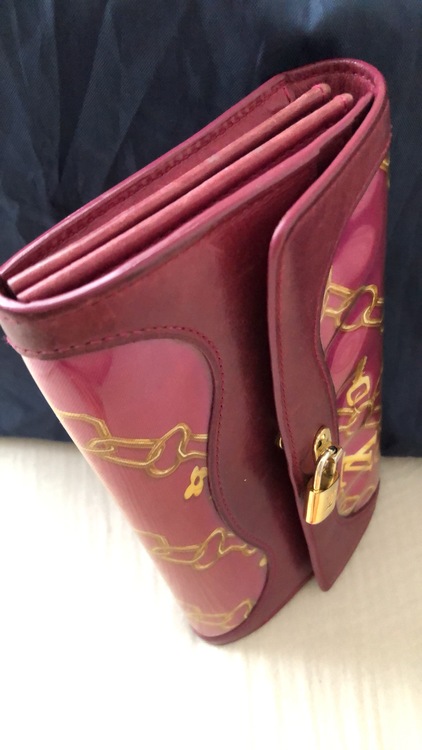 長財布（ブランドバッグ）の商品画像 - 査定依頼日：2022年6月6日 - 最高査定価格：18,000円