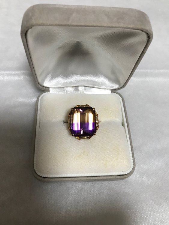 天然　バイカラークォーツ　脇石＝ダイヤモンド（宝石）の商品画像 - 査定依頼日：2023年2月6日 - 最高査定価格：10,000円