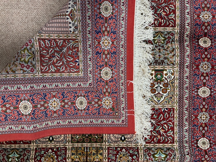 ペルシャ絨毯（美術品・骨董品）の商品画像 - 査定依頼日：2026年4月13日 - 最高査定価格：1,000円