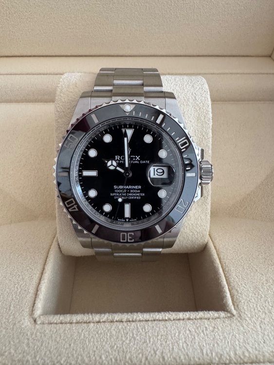 サブマリーナデイト（高級時計）の商品画像 - 査定依頼日：2025年8月25日 - 最高査定価格：100,000円