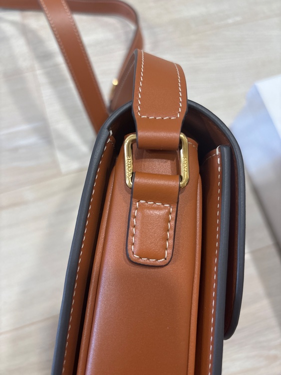 トリオンフ（ブランドバッグ）の商品画像 - 査定依頼日：2025年6月7日 - 最高査定価格：250,000円