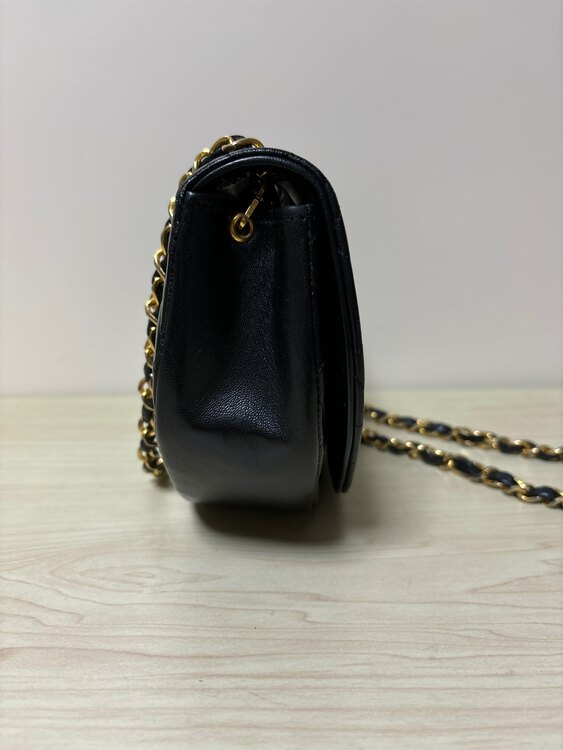 マトラッセチェーンポシェット（ブランドバッグ）の商品画像 - 査定依頼日：2025年1月28日 - 最高査定価格：110,000円