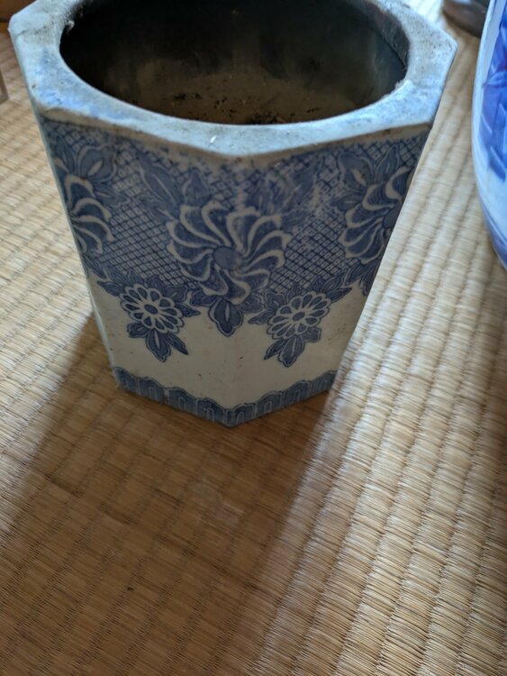 火鉢（美術品・骨董品）の商品画像 - 査定依頼日：2026年6月30日 - 最高査定価格：3,000円