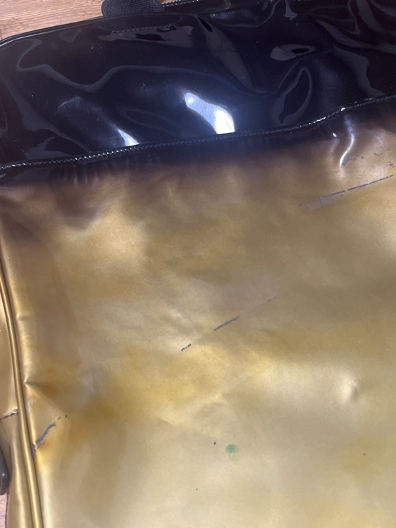 プラダ  （ブランドバッグ）の商品画像 - 査定依頼日：2025年12月12日 - 最高査定価格：10,000円