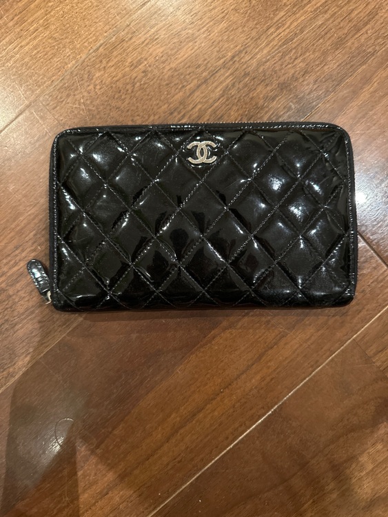 長財布（ブランド財布・小物）の商品画像 - 査定依頼日：2025年6月7日 - 最高査定価格：25,000円