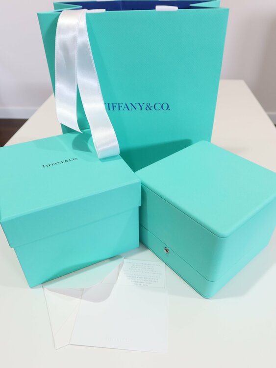 ティファニー ロック ダイヤ0.31ct ＆ 18Kローズゴールドバングル（宝石）の商品画像 - 査定依頼日：2026年10月16日 - 最高査定価格：950,000円