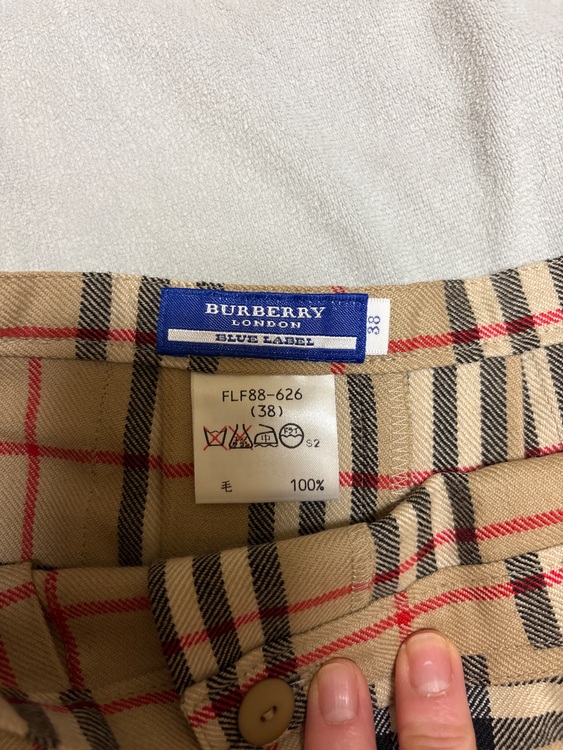 バーバリーブルーレーベルチェック柄スカート（古着・ファッション）の商品画像 - 査定依頼日：2025年11月24日 - 最高査定価格：5,500円