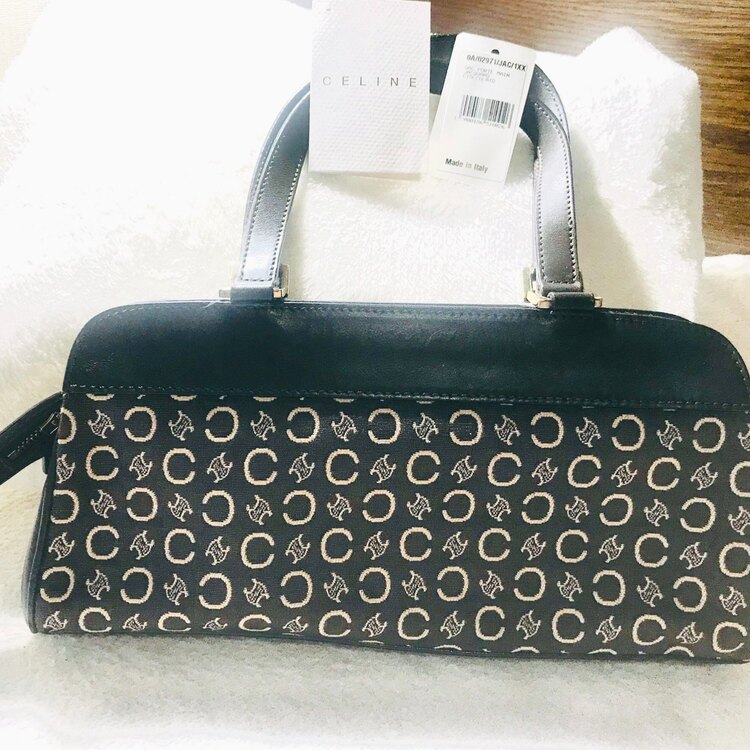 セリーヌ  （ブランドバッグ）の商品画像 - 査定依頼日：2024年12月19日 - 最高査定価格：10,000円