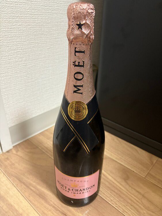 モエエシャンドンアンペリアルロゼ（お酒）の商品画像 - 査定依頼日：2025年5月4日 - 最高査定価格：2,500円