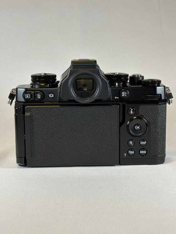 zfc（カメラ）の商品画像 - 査定依頼日：2025年4月2日 - 最高査定価格：96,000円