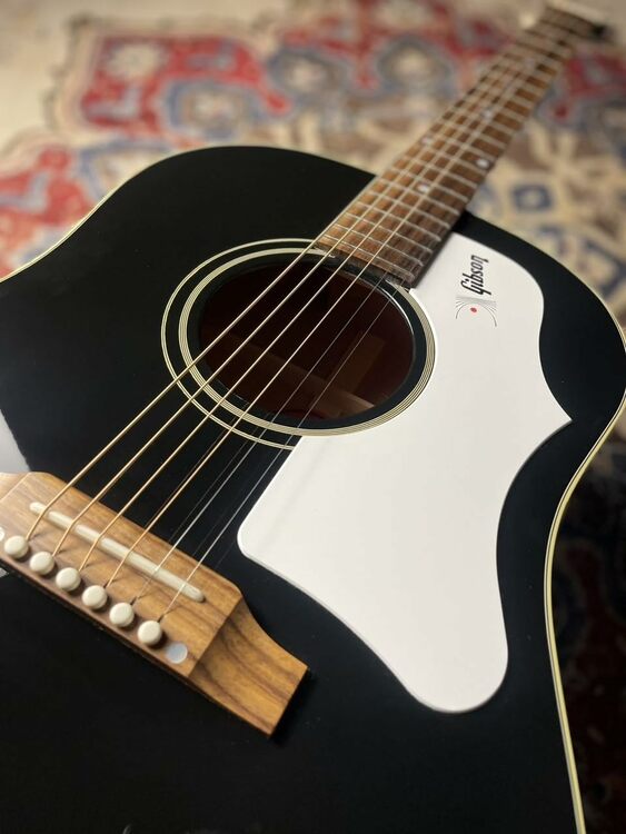 60s J-45 STD FIXED Ebony【島村楽器オーダーモデル】（ピアノ・楽器・PA機材）の商品画像 - 査定依頼日：2026年5月11日 - 最高査定価格：100,000円