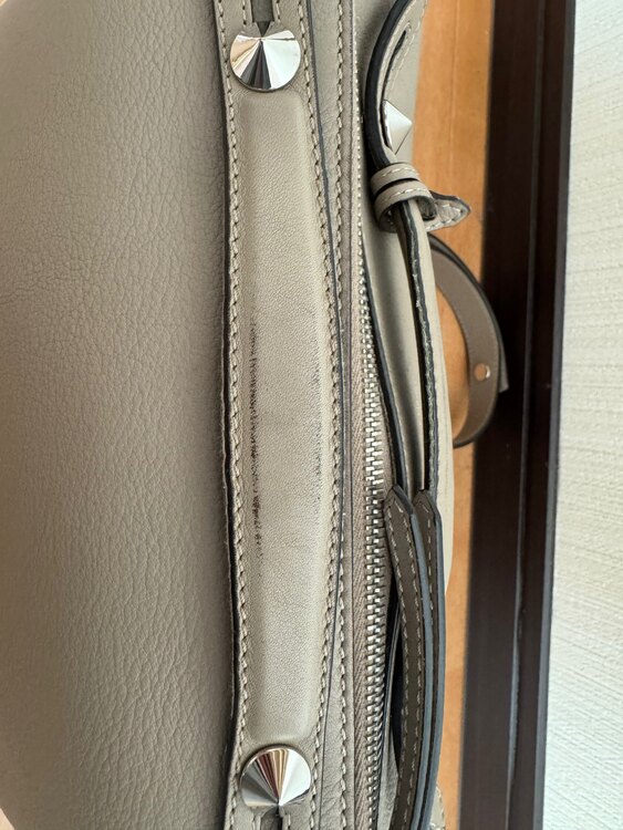 フェンディ  （ブランドバッグ）の商品画像 - 査定依頼日：2025年4月9日 - 最高査定価格：25,000円