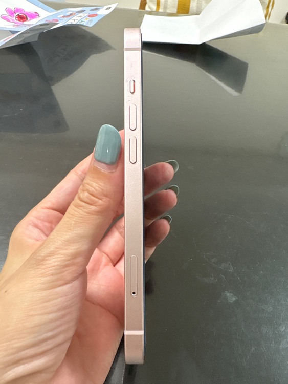 iPhone 13 256GB SIMフリー（スマホ）の商品画像 - 査定依頼日：2025年7月31日 - 最高査定価格：48,000円