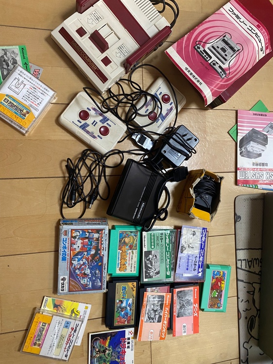 FAMILY COMPUTER（ゲーム機本体・ゲームソフト）の商品画像 - 査定依頼日：2026年7月18日 - 最高査定価格：3,000円