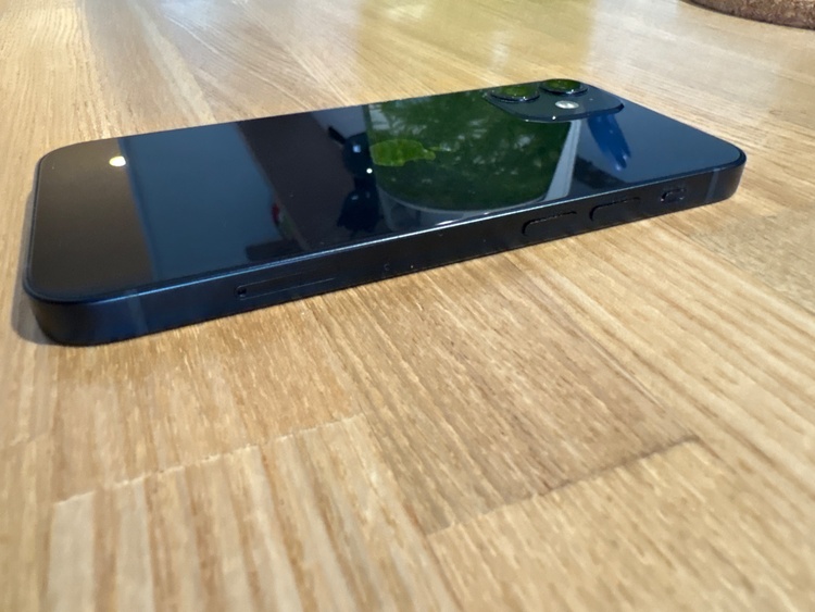 iPhone12 mini（スマホ）の商品画像 - 査定依頼日：2026年4月24日 - 最高査定価格：15,000円