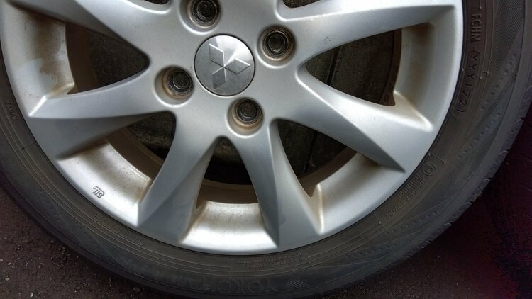 アルミホイール付き夏タイヤ（カー用品）の商品画像 - 査定依頼日：2026年4月12日 - 最高査定価格：5,000円