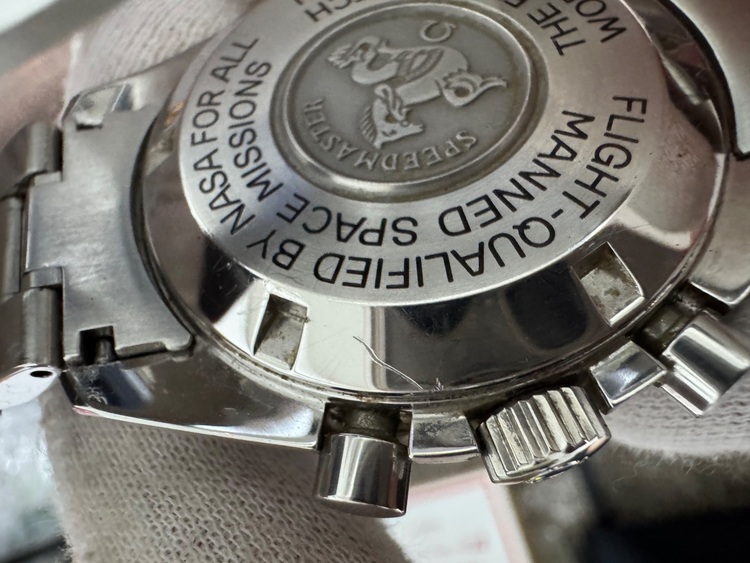 オメガ スピードマスター 3570.5（高級時計）の商品画像 - 査定依頼日：2025年10月19日 - 最高査定価格：600,000円