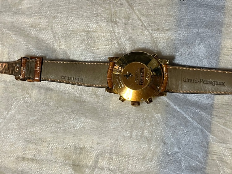 ジラール・ペルゴ GIRARD-PERREGAUX 9015 フェラーリ スプリ（高級時計）の商品画像 - 査定依頼日：2025年8月2日 - 最高査定価格：1,200,000円