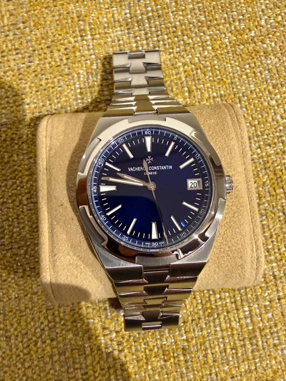 ヴァシュロン コンスタンタン オーヴァーシーズ （高級時計）の商品画像 - 査定依頼日：2026年2月21日 - 最高査定価格：3,700,000円