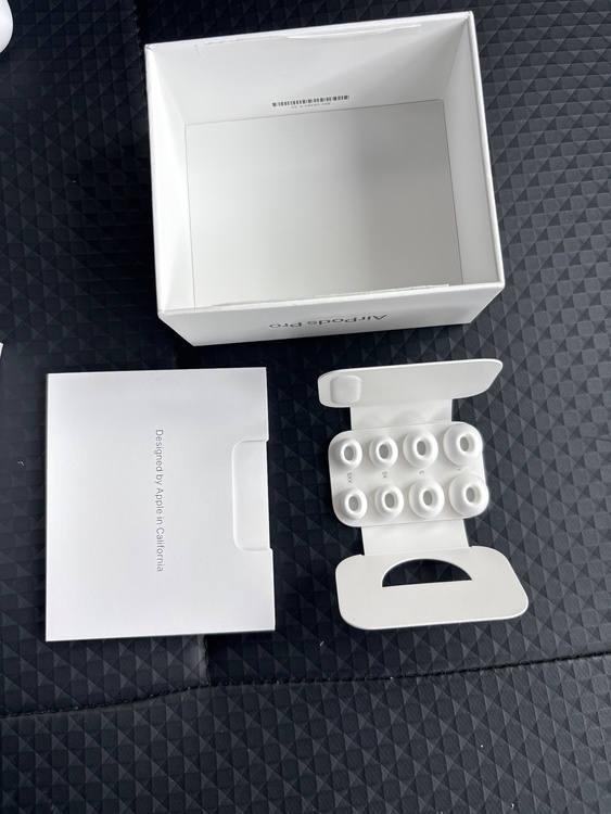 AirPods Pro3（オーディオ・スピーカー）の商品画像 - 査定依頼日：2026年8月7日 - 最高査定価格：14,100円