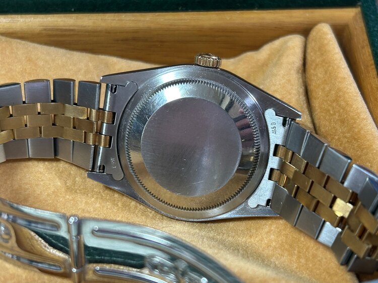 ロレックス デイトジャスト 16233  U34230（高級時計）の商品画像 - 査定依頼日：2025年4月5日 - 最高査定価格：950,000円