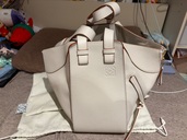 ロエベハンモックバッグ（ブランドバッグ）の商品画像 - 査定依頼日：2025年10月13日 - 最高査定価格：100,000円