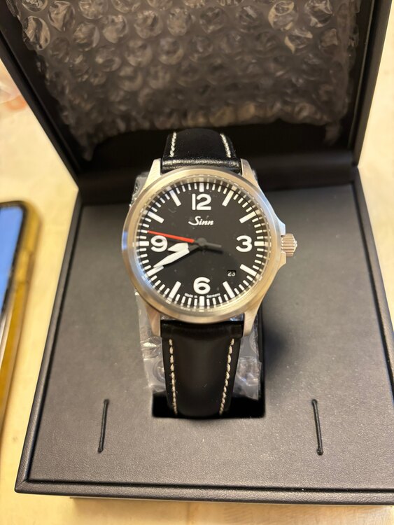 その他 その他 sinn 556ars かwsべる（高級時計）の商品画像 - 査定依頼日：2025年4月27日 - 最高査定価格：94,000円