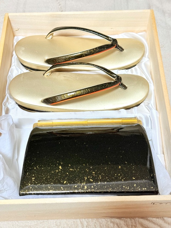 振袖、帯、バック、草履（着物）の商品画像 - 査定依頼日：2025年11月25日 - 最高査定価格：2,000円