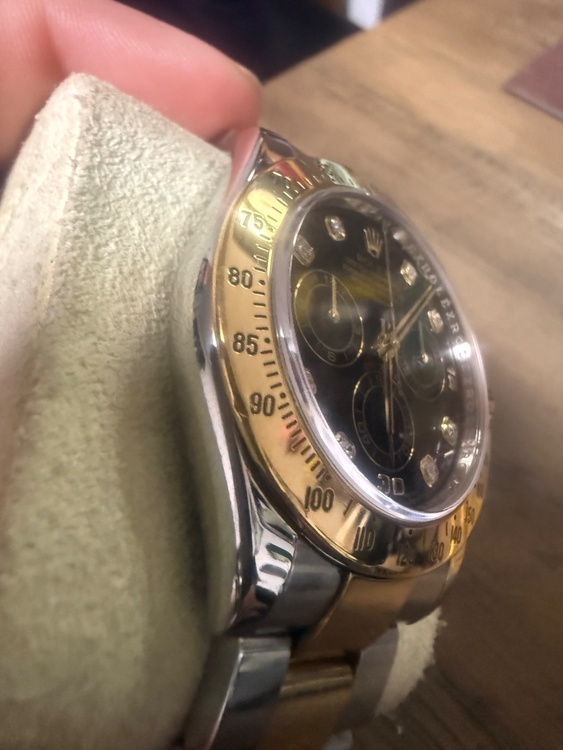 ロレックス デイトナ 116523G Vば（高級時計）の商品画像 - 査定依頼日：2026年4月5日 - 最高査定価格：3,230,000円