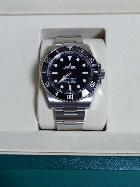 ロレックス サブマリーナー 124060（高級時計）の商品画像 - 査定依頼日：2025年4月10日 - 最高査定価格：1,725,000円