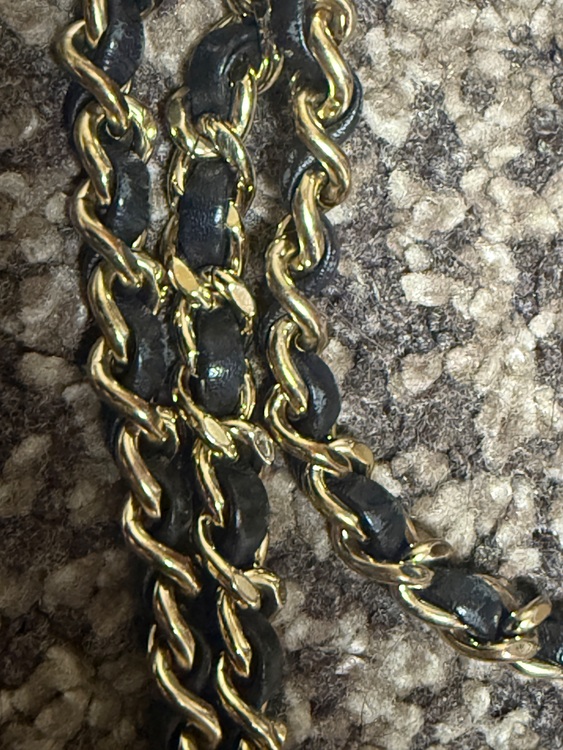 マドモアゼル（ブランドバッグ）の商品画像 - 査定依頼日：2025年9月24日 - 最高査定価格：300,000円