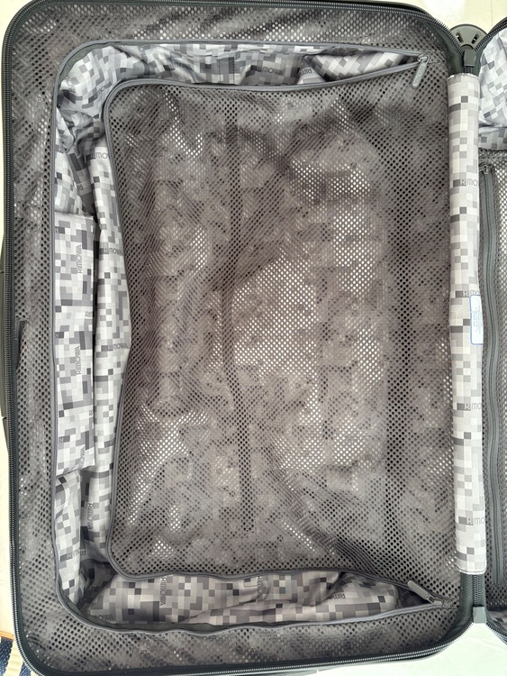 RIMOWA エッセンシャル　65リットル　E-Tag（ブランドバッグ）の商品画像 - 査定依頼日：2025年8月17日 - 最高査定価格：100,000円