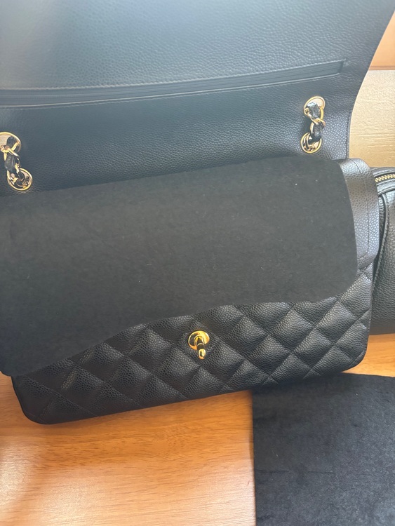 シャネル　デカマトラッセ Wフラップ ショルダーバッグ　黒　キャビアスキン　A5（ブランドバッグ）の商品画像 - 査定依頼日：2025年8月29日 - 最高査定価格：850,000円