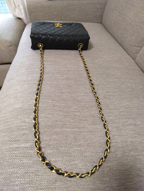 マトラッセハーフムーン（ブランドバッグ）の商品画像 - 査定依頼日：2026年1月28日 - 最高査定価格：350,000円