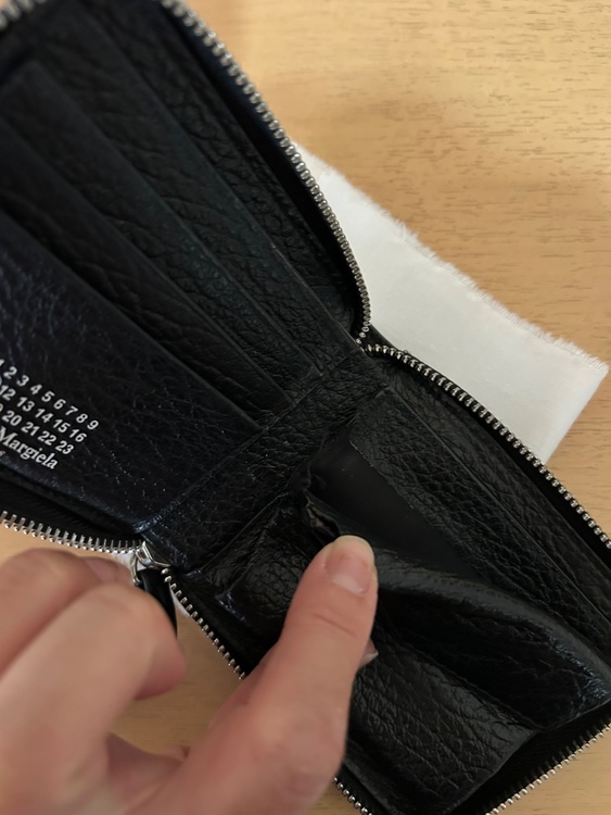 財布（古着・ファッション）の商品画像 - 査定依頼日：2026年2月8日 - 最高査定価格：100,000円
