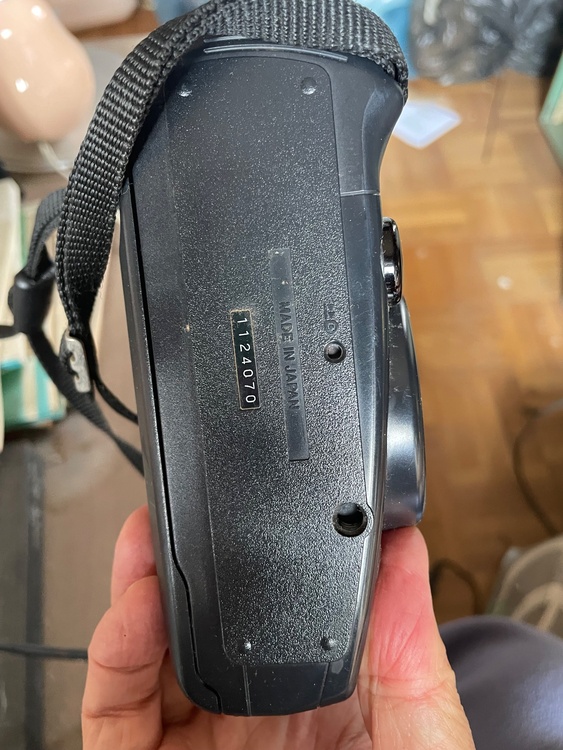 IZM220（カメラ）の商品画像 - 査定依頼日：2025年12月22日 - 最高査定価格：100円