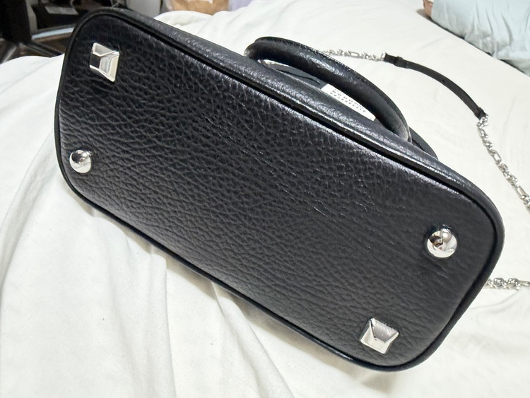 メゾンマルジェラ　5AC マイクロショルダーバッグ（ブランドバッグ）の商品画像 - 査定依頼日：2025年10月25日 - 最高査定価格：50,000円