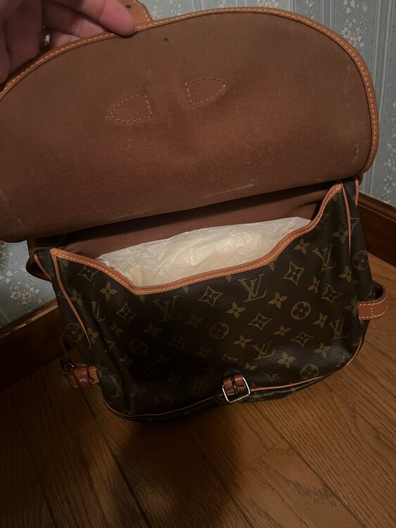 ソミュール 一番小さいタイプ（ブランドバッグ）の商品画像 - 査定依頼日：2025年1月12日 - 最高査定価格：10,000円