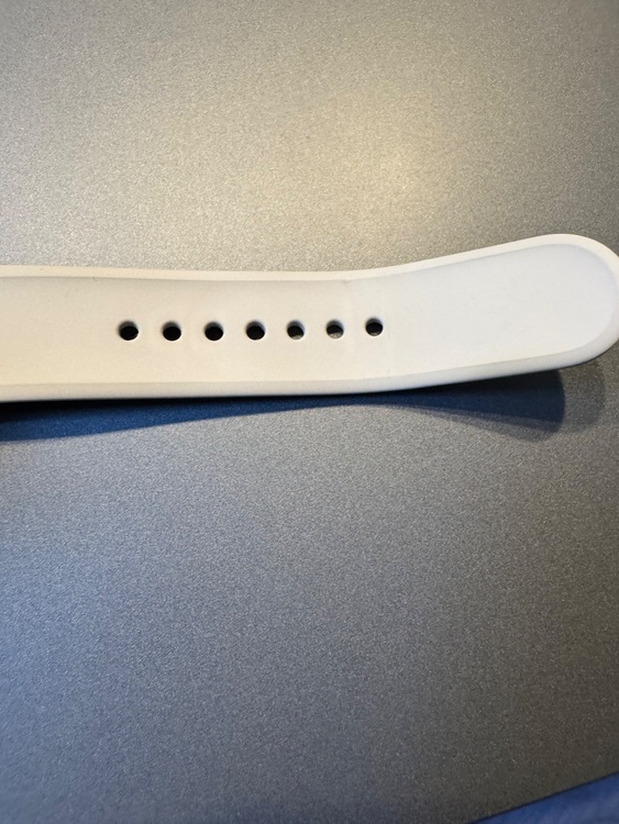 Apple Watch series8 アルミニウム スターライト 45mm（家電）の商品画像 - 査定依頼日：2025年9月30日 - 最高査定価格：10,000円