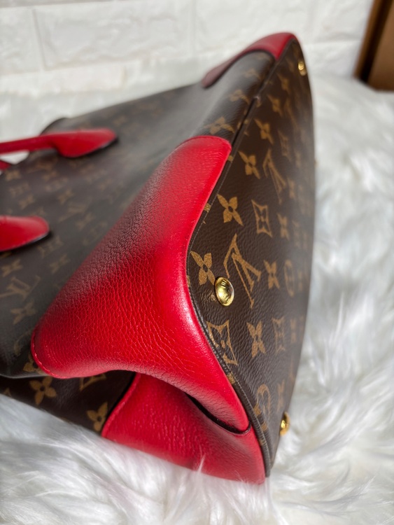 ルイヴィトン モノグラム フランドリン ハンドバッグ レッド（ブランドバッグ）の商品画像 - 査定依頼日：2025年8月4日 - 最高査定価格：135,000円