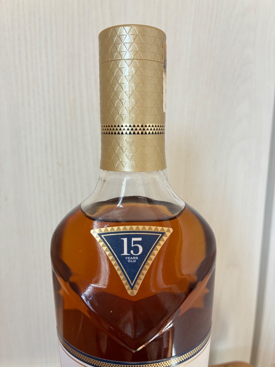 マッカラン　ダブルカスク15年（お酒）の商品画像 - 査定依頼日：2026年3月31日 - 最高査定価格：11,000円
