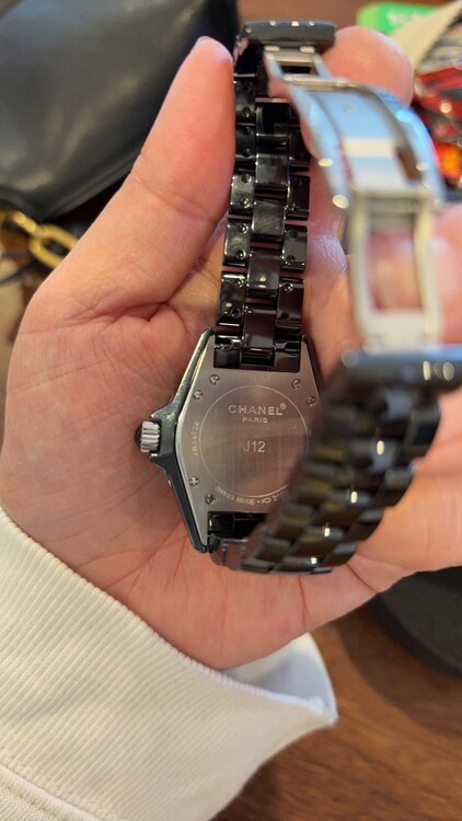 シャネル J12 H162（高級時計）の商品画像 - 査定依頼日：2025年2月3日 - 最高査定価格：320,000円