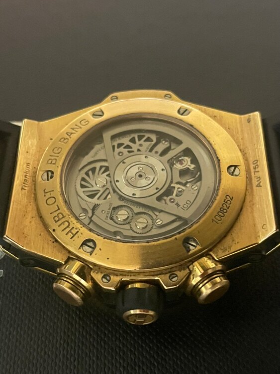 ウブロ ビックバン （高級時計）の商品画像 - 査定依頼日：2025年4月16日 - 最高査定価格：2,200,000円