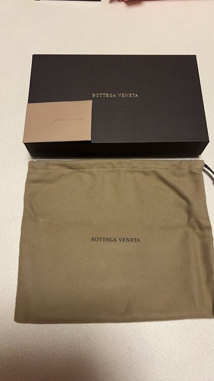 ボッテガ・ヴェネタ  （ブランドバッグ）の商品画像 - 査定依頼日：2025年4月13日 - 最高査定価格：20,000円