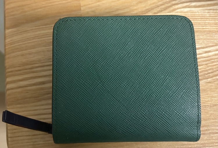 2つ折財布（古着・ファッション）の商品画像 - 査定依頼日：2026年1月9日 - 最高査定価格：5,000円