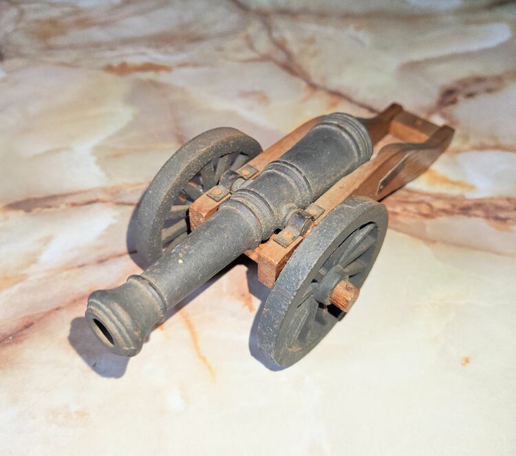 イギリス製　マイニング　カノン砲置物（美術品・骨董品）の商品画像 - 査定依頼日：2025年8月13日 - 最高査定価格：4,000円