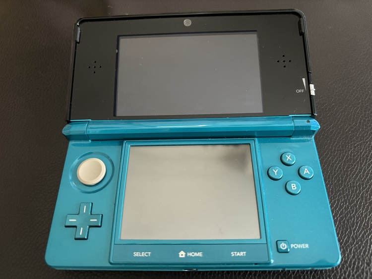 ニンテンドー3DS AQUA BLUE（ゲーム機本体・ゲームソフト）の商品画像 - 査定依頼日：2023年10月4日 - 最高査定価格：5,500円