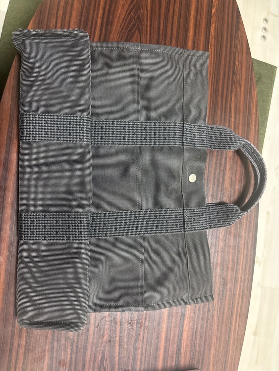 エールバッグ（ブランドバッグ）の商品画像 - 査定依頼日：2025年9月2日 - 最高査定価格：16,000円